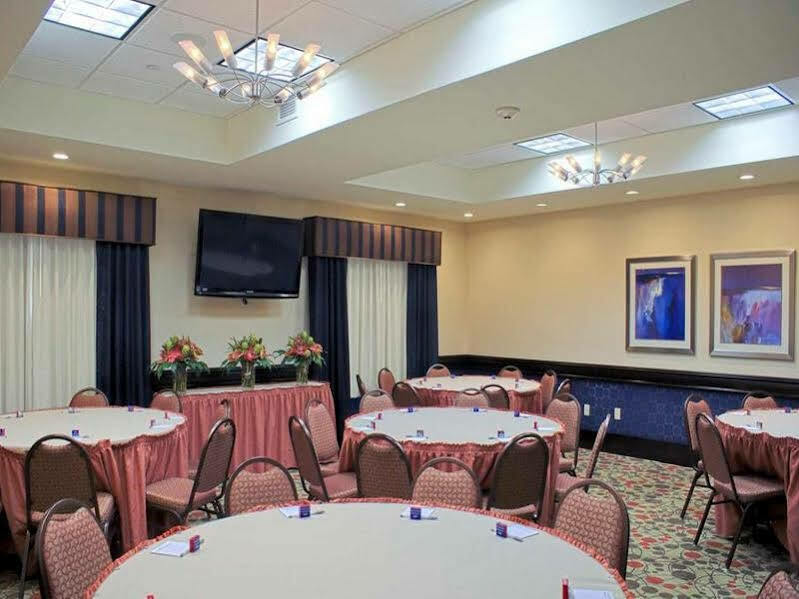Hampton Inn Orange Exterior foto
